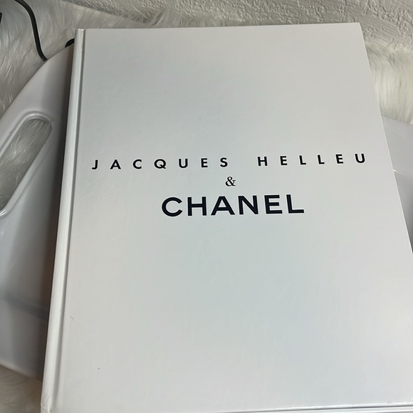 CHANEL White Hardcover Book by Jacques Helleu - Picture 5 of 14